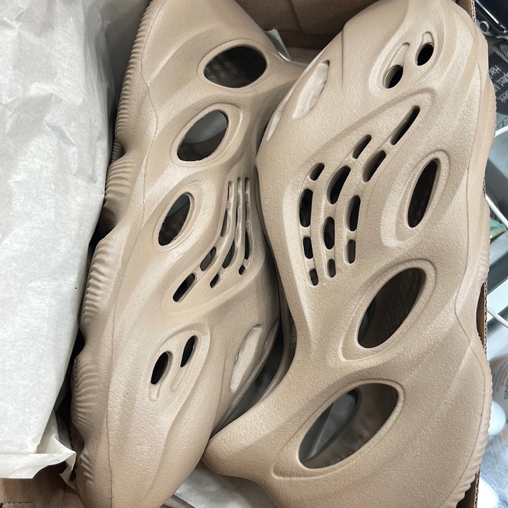 Brand new Yeezy foam runner authentic size 8 never worn